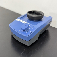 IKA MS 3 Vortexer image 1